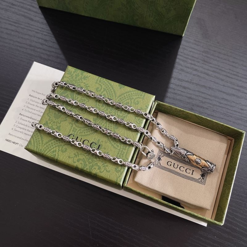 G*u*i necklaces